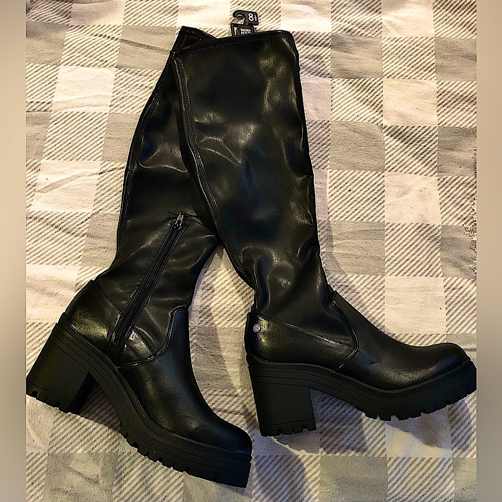Women’s Knee-high Boots